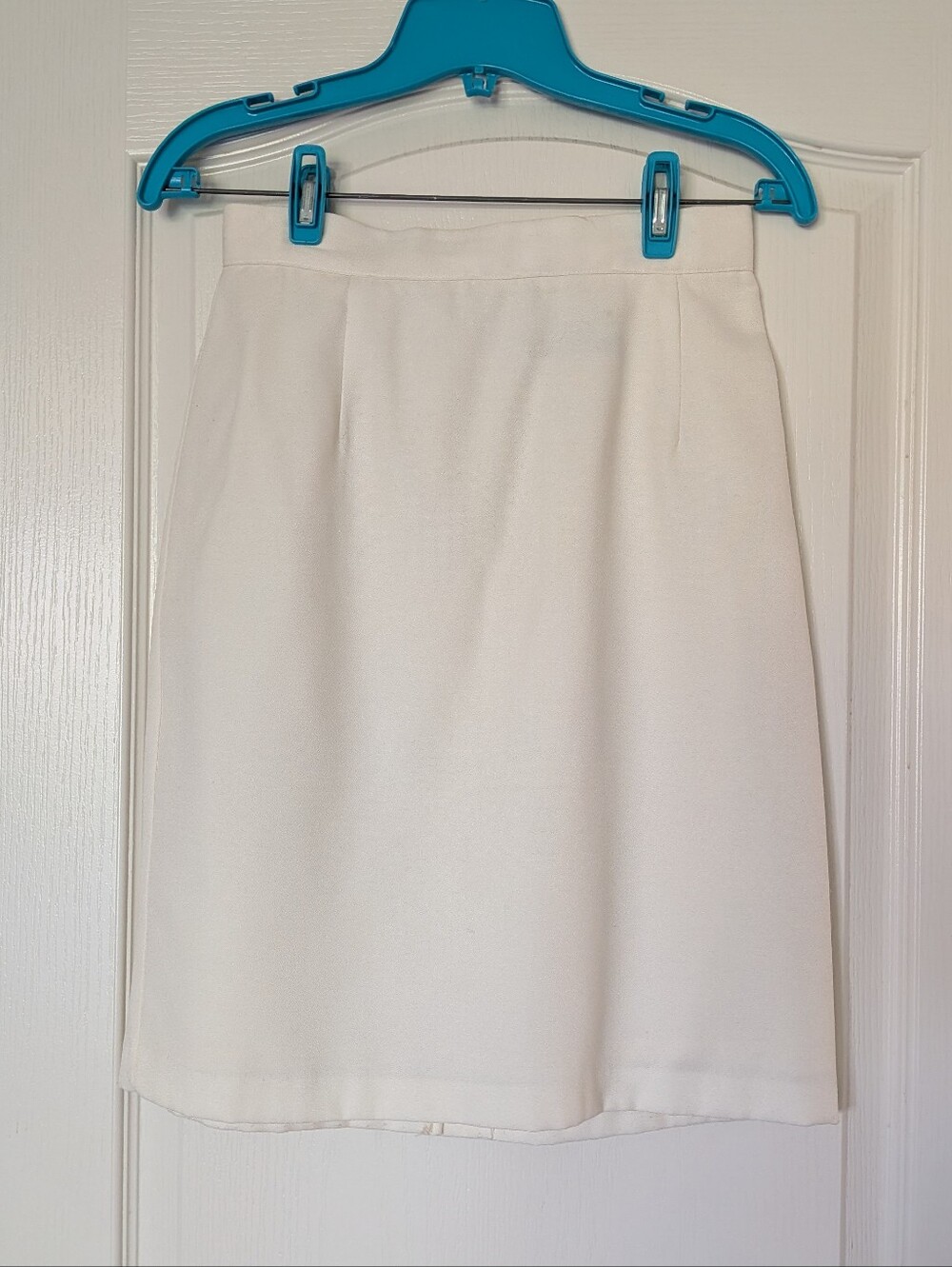Classic Pencil Skirt in Pale Green Color